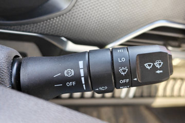 ����HOWO����H8 2.5L���� 185���� 10�� 4.15�׵��Ų�դʽ�ῨͼƬ