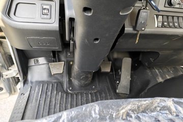 ����HOWO����H8 2.5L���� 185���� 10�� 4.15�׵��Ų�դʽ�ῨͼƬ