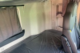 昆仑&nbsp;电动自卸车驾驶室图片