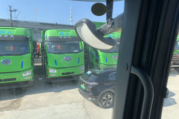 ŷ������ 8X4 8.8�״��綯��ж�� ����ʱ��400kWhͼƬ