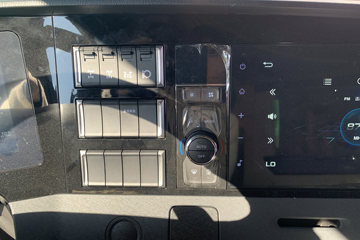 ŷ������ 8X4 8.8�״��綯��ж�� ����ʱ��400kWhͼƬ