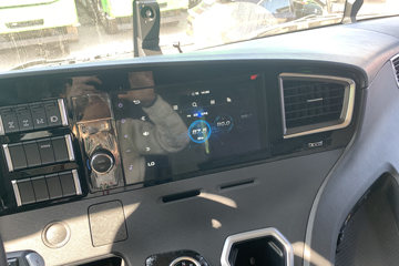 ŷ������ 8X4 8.8�״��綯��ж�� ����ʱ��400kWhͼƬ