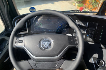 ŷ������ 8X4 8.8�״��綯��ж�� ����ʱ��400kWhͼƬ