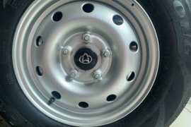 睿行EM80&nbsp;电动封闭厢货底盘图片