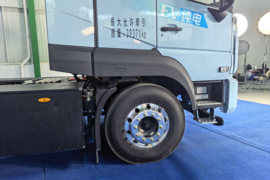 T系列&nbsp;电动牵引车底盘图片