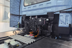 宇通重卡T400 6X4 纯电动牵引车 宁德时代400kWh