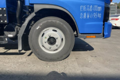 江淮骏铃V5 2.5L柴油 152马力 江淮5档 4.18米单排栏板轻卡