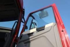 东风畅行X9 14.6L LNG 630马力 6X4 采埃孚12档 AMT自动档 牵引车