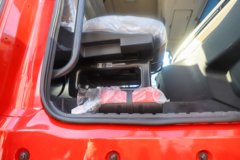 东风畅行X9 14.6L LNG 630马力 6X4 采埃孚12档 AMT自动档 牵引车