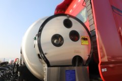 东风畅行X9 14.6L LNG 630马力 6X4 采埃孚12档 AMT自动档 牵引车