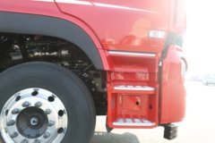 东风新疆畅行D7V 540马力 6X4 12档 LNG牵引车