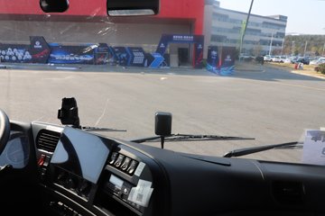 �����½�����D7V 540���� 6X4 12�� LNGǣ����ͼƬ