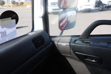 �����½�����D7V 540���� 6X4 12�� LNGǣ����ͼƬ