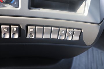 �����½�����D7V 540���� 6X4 12�� LNGǣ����ͼƬ