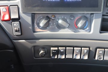 �����½�����D7V 540���� 6X4 12�� LNGǣ����ͼƬ