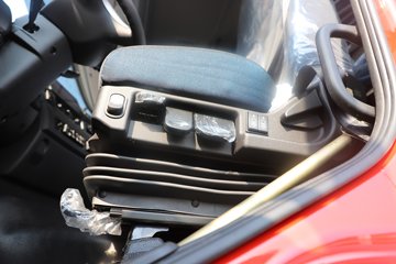 �����½�����D7V 540���� 6X4 12�� LNGǣ����ͼƬ