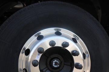 �����½�����D7V 540���� 6X4 12�� LNGǣ����ͼƬ