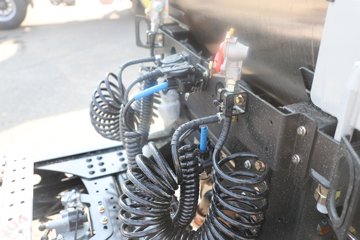 �����½�����D7V 540���� 6X4 12�� LNGǣ����ͼƬ