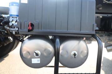 �����½�����D7V 540���� 6X4 12�� LNGǣ����ͼƬ