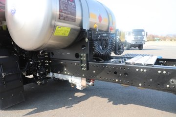 �����½�����D7V 540���� 6X4 12�� LNGǣ����ͼƬ