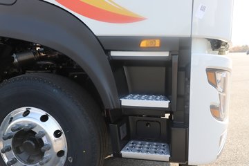 �����½� ����X7 556���� 6X4 14�� LNGǣ����ͼƬ