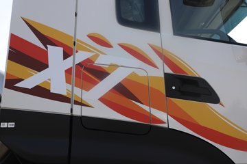 �����½� ����X7 556���� 6X4 14�� LNGǣ����ͼƬ