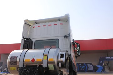 �����½� ����X7 556���� 6X4 14�� LNGǣ����ͼƬ