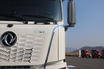 �����½� ����X7 556���� 6X4 14�� LNGǣ����ͼƬ