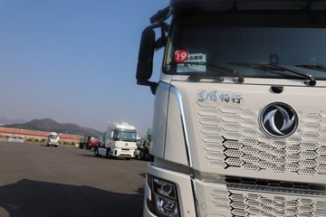 �����½� ����X7 556���� 6X4 14�� LNGǣ����ͼƬ