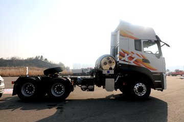 �����½� ����X7 556���� 6X4 14�� LNGǣ����ͼƬ