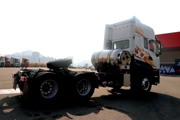 �����½� ����X7 556���� 6X4 14�� LNGǣ����ͼƬ