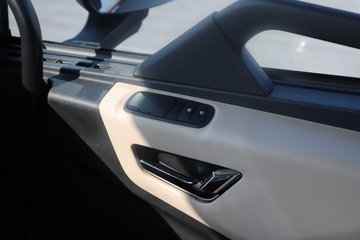 �����½� ����X7 556���� 6X4 14�� LNGǣ����ͼƬ