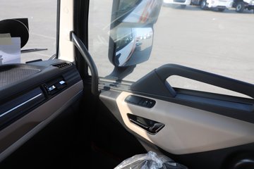 �����½� ����X7 556���� 6X4 14�� LNGǣ����ͼƬ