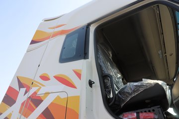 �����½� ����X7 556���� 6X4 14�� LNGǣ����ͼƬ