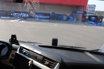 �����½� ����X7 556���� 6X4 14�� LNGǣ����ͼƬ