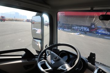 �����½� ����X7 556���� 6X4 14�� LNGǣ����ͼƬ