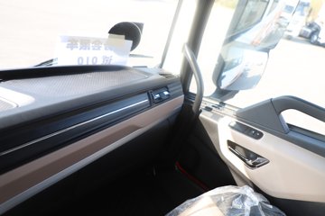 �����½� ����X7 556���� 6X4 14�� LNGǣ����ͼƬ