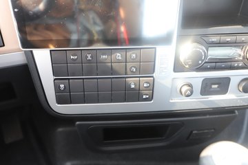 �����½� ����X7 556���� 6X4 14�� LNGǣ����ͼƬ