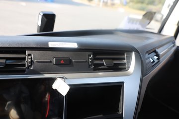 �����½� ����X7 556���� 6X4 14�� LNGǣ����ͼƬ