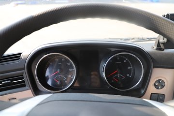 �����½� ����X7 556���� 6X4 14�� LNGǣ����ͼƬ