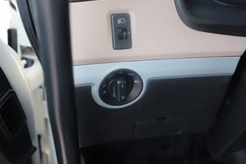 �����½� ����X7 556���� 6X4 14�� LNGǣ����ͼƬ