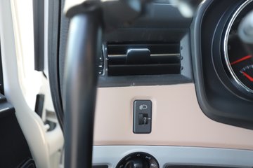 �����½� ����X7 556���� 6X4 14�� LNGǣ����ͼƬ