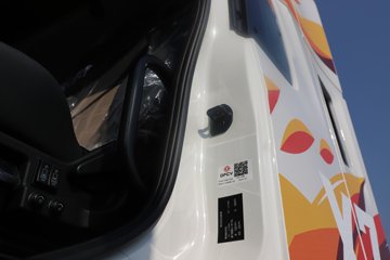 �����½� ����X7 556���� 6X4 14�� LNGǣ����ͼƬ