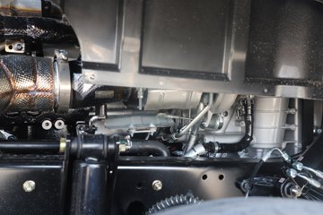 �����½� ����X7 556���� 6X4 14�� LNGǣ����ͼƬ