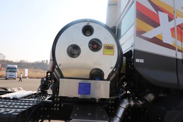 �����½� ����X7 556���� 6X4 14�� LNGǣ����ͼƬ