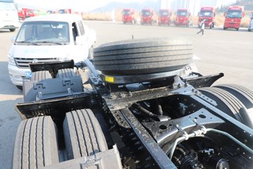 �����½� ����X7 556���� 6X4 14�� LNGǣ����ͼƬ