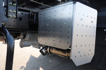 �����½� ����X7 556���� 6X4 14�� LNGǣ����ͼƬ