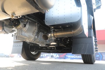 �����½� ����X7 556���� 6X4 14�� LNGǣ����ͼƬ