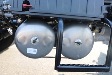 �����½� ����X7 556���� 6X4 14�� LNGǣ����ͼƬ