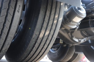 �����½� ����X7 556���� 6X4 14�� LNGǣ����ͼƬ